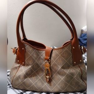 Dooney and Bourke Large Shoulder Bag